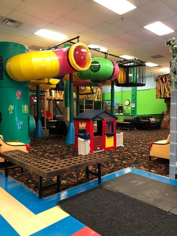 Indoor play café Little Goobers Burlington.