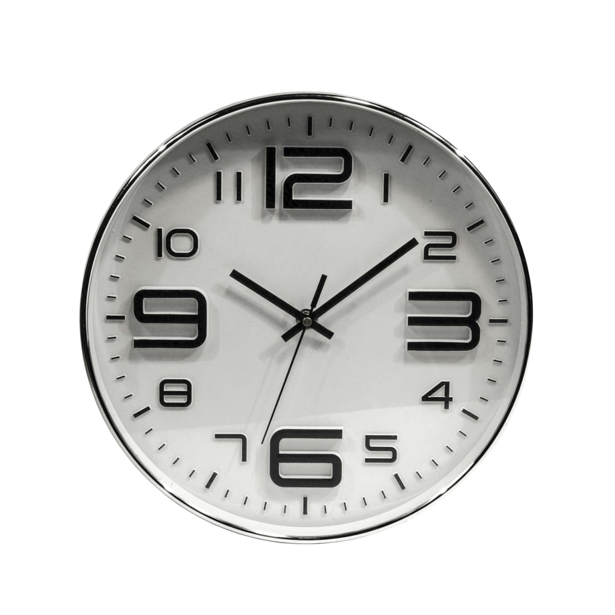 שעון קיר עם ספרות גדולות ומנגנון שקט בעיצוב יוקרתי