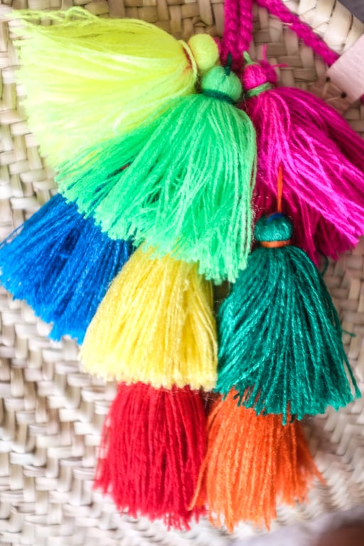 pom pom beach tote
