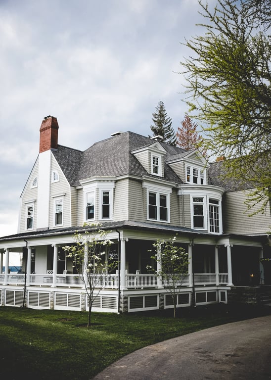 Inns of Aurora