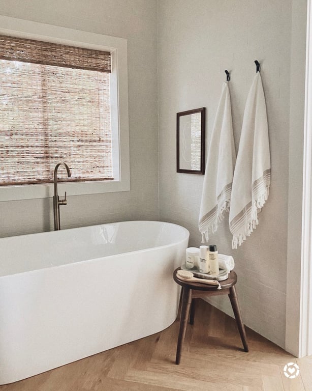 Free standing tub