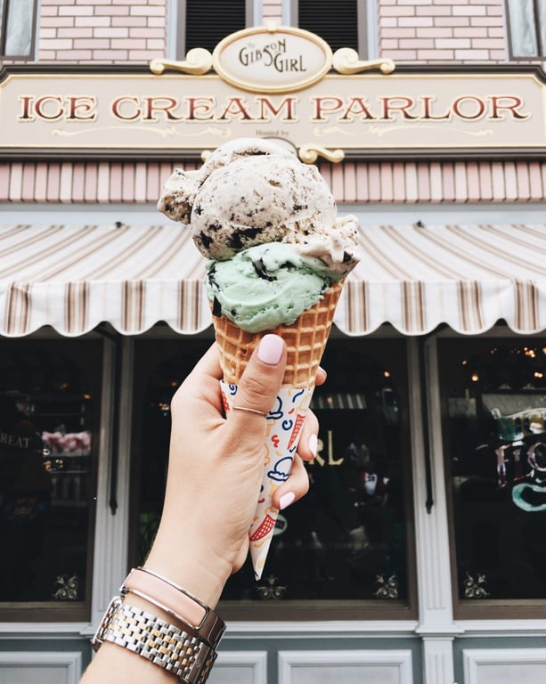 disneyland ice cream cone 