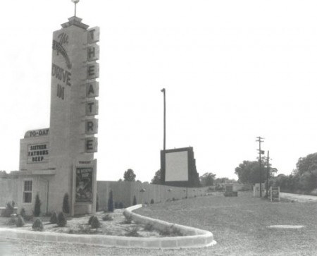 Entrance to Comet Drive In.