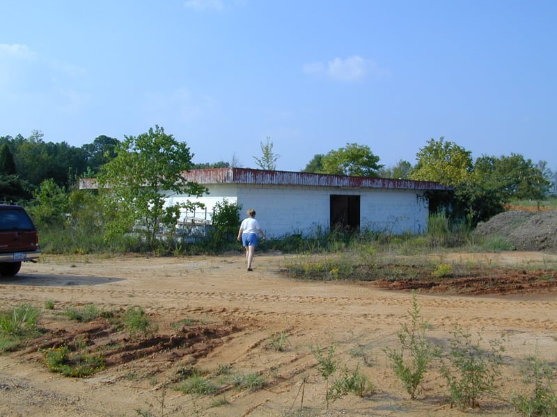 concessions building; taken September 4, 2000