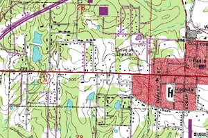 usgs topo map showing location of former drive-in on west side of town