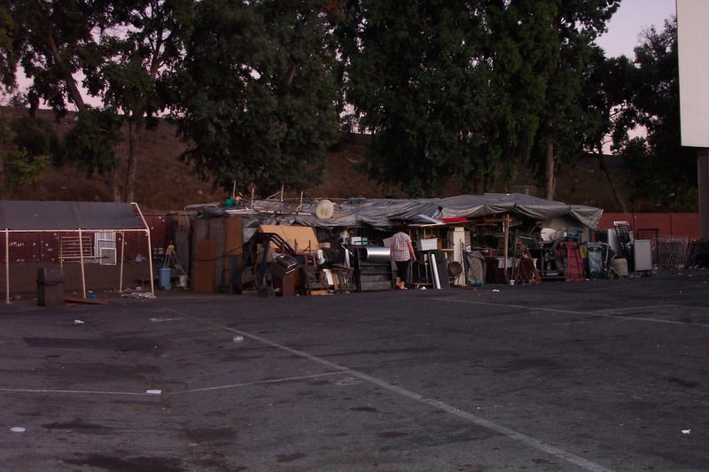 Pile of debris at the base of one screen.