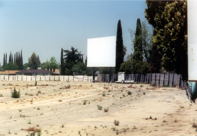 Screen and field