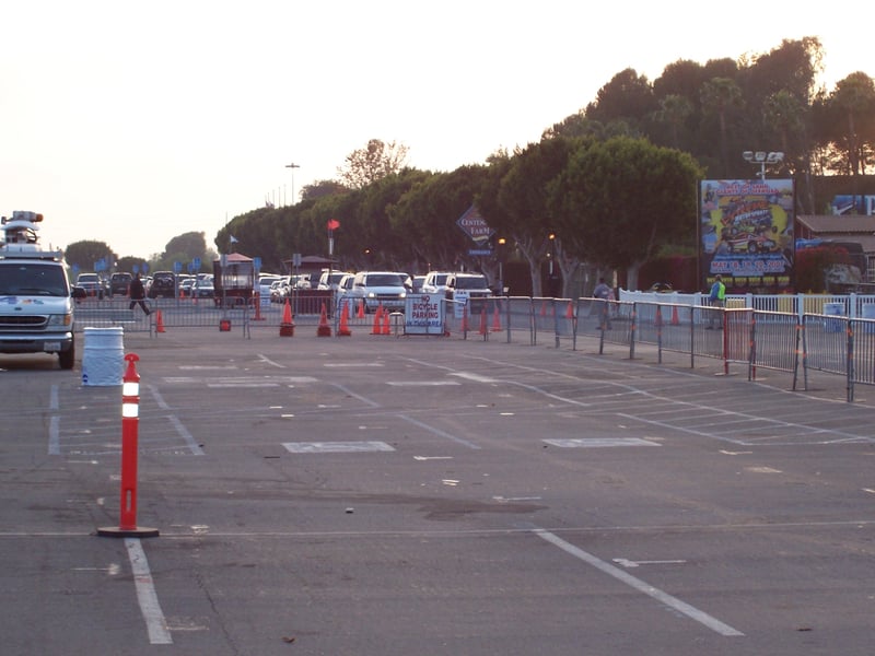 Opening Night of the Star-Vu! The show didn't start until 8:10, but cars were being turned away at 7:30!!