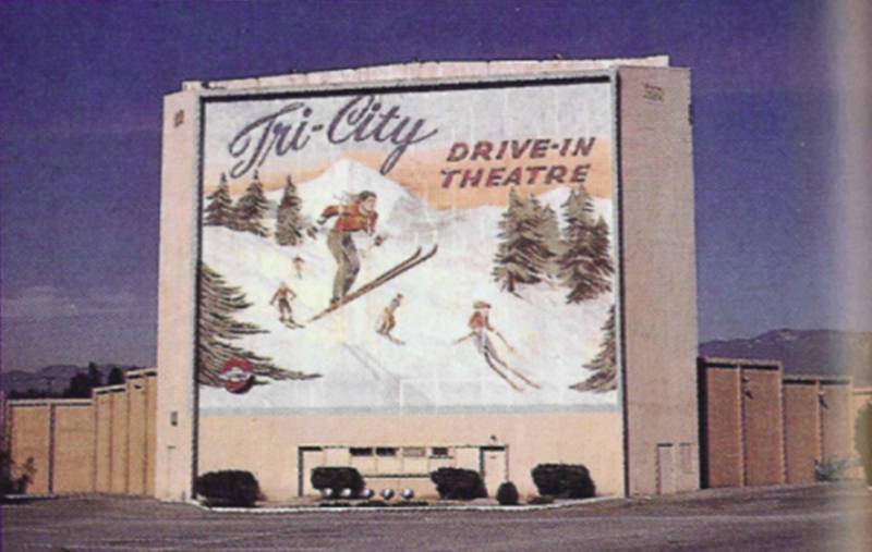 Screen tower with mural from the book Ticket to Paradise' by John Margolies & Emily Gwathmey.