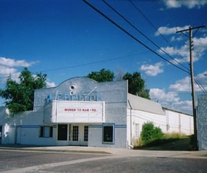 Downtown theatre operates in Winter and Spring; Advertises the DI when its closed in summer and early fall.