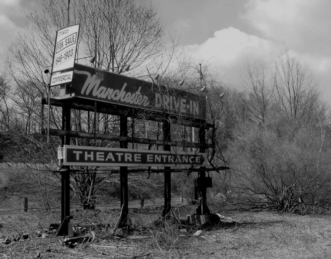 Manchester drive-in, Manchester CT. These photo's were taken in 2001