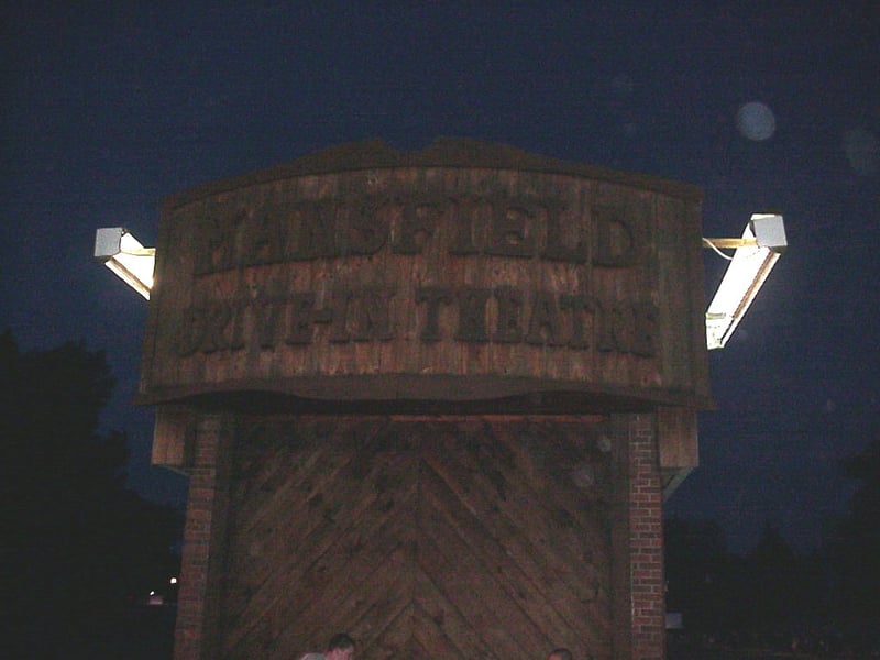 This is the main entrance to the thearter, unfortunately I could only get night shots.