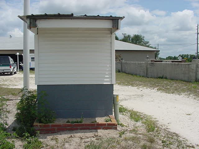 i took this picture Friday May 26 2006. The ticket booth. The front.