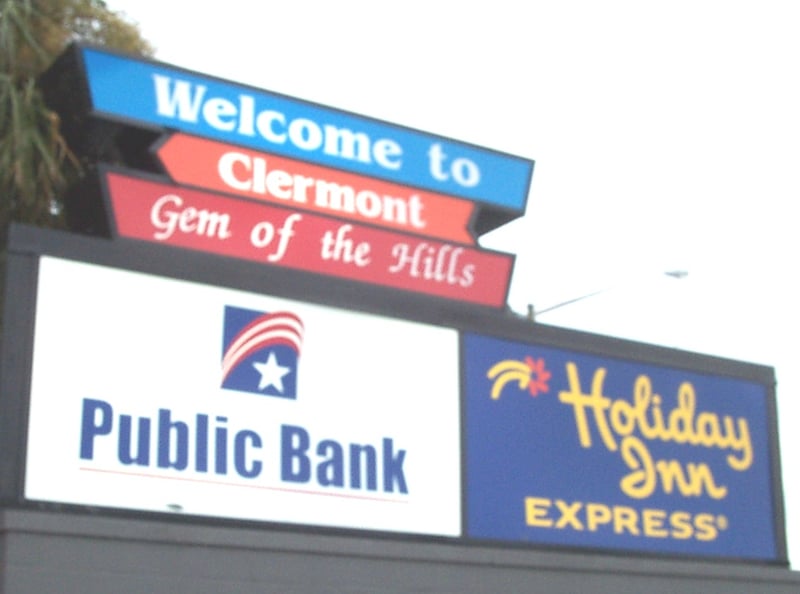 Thanks to my sister in Florida, I was able to get a picture of the old sign that was redone as a welcome sign for the city and the businesses now on the lot of drive-in.