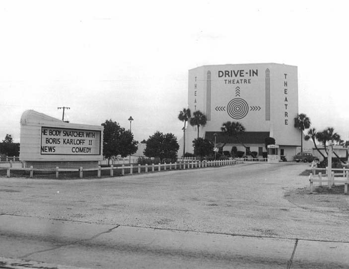 Entrance to Hillsboro Drive inn 1943