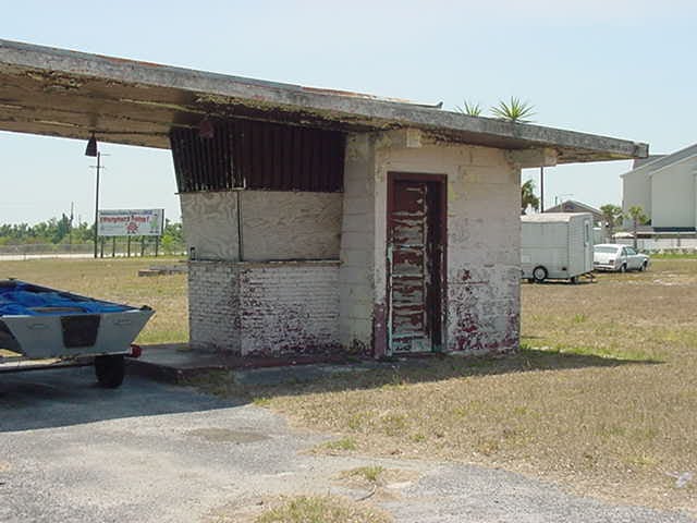 The ticket booth. May 5 2006.