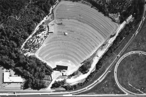 Aerial view of the Northeast Expressway Drive-In from 1973. Photo from the Georgia DOT.