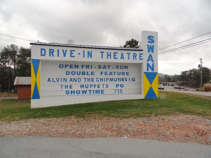 Marquee from Summit Street going to the drive-in site