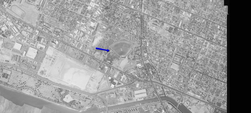 Aerial photo from 1951 showing location of drive-in north of Kapiolani Blvd and west of Kalakaua Ave.