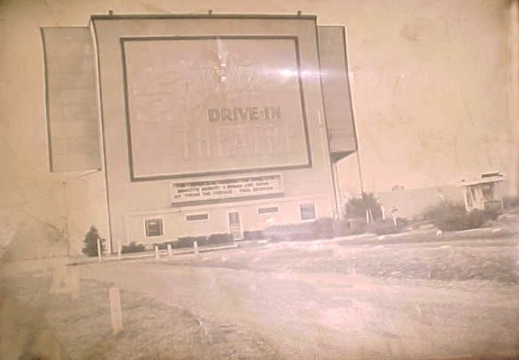 Found this picture w/some speakers in a dumpster headed for the landfill I was really looking for a personality vais the name John Heath i found a b/w autograph
But hey if you can use this go 4 it Hey Tell ya what i will try to get by that place and se