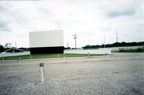 Valle Drive-In after morning clean up.  Excellent house keeping.