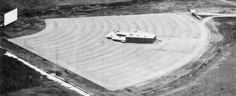 The Belford had a 1000 seat indoor auditorium above and behind the booth.