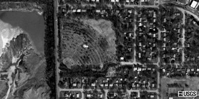 TerraServer image from 1999. The Crystal is across the street from a flooded quarry. Amazing the land sits undeveloped since the property seems to be surrounded by residential developement.