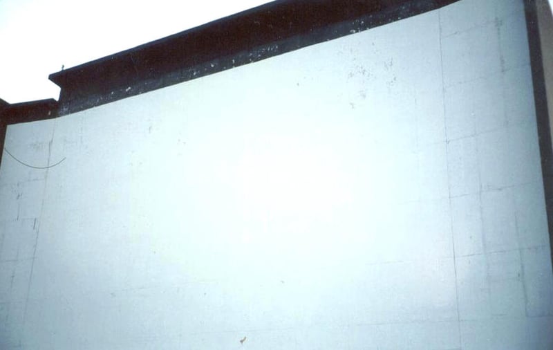 close up of the screen before repaint taken 2001