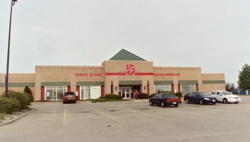The Former Heilig-Myers Furniture store is now a Salvation Army Thrift Shop, where the Twin City Drive-In screen used to be.  Since I-74 was built after the theater, motorists could get a glimpse of the movie while passing by on I-74, just over the railro
