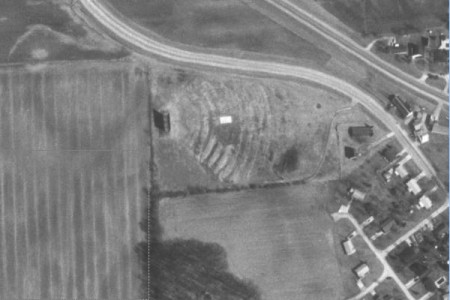 satellite image: If you look closely the highway only takes out about 1/4 of the drive in. Too bad they couldnt save the rest.
The new build road is not actually the actual new US 33 but its an acess
road for the houses in the bottom of the pic. New 33