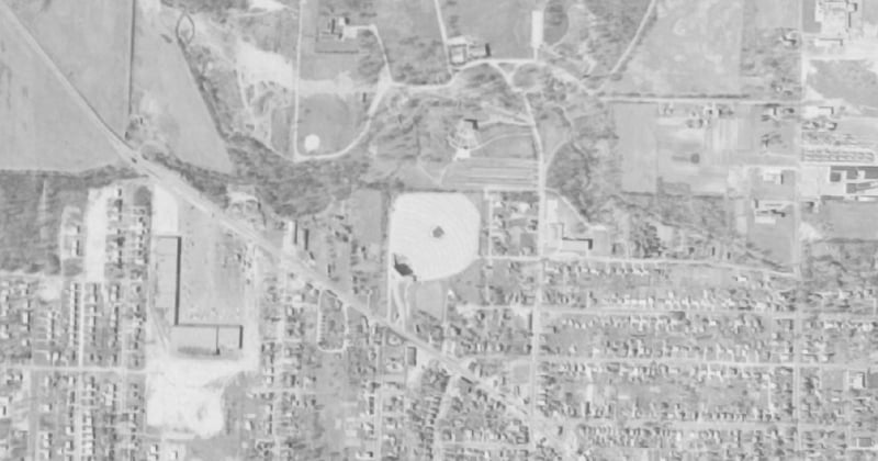 Aerial photo from 1962 showing drive-in location on Goshen Ave (formerly US 33), west of Sherman Blvd.