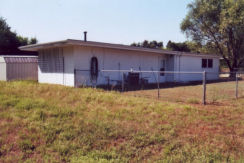 After the drive-in has been closed, the concession building was used as an animal clinic and later converted into an apartment