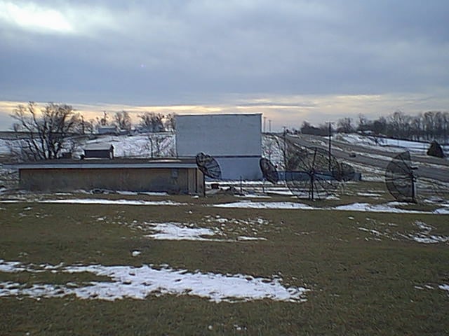 screen and projection building