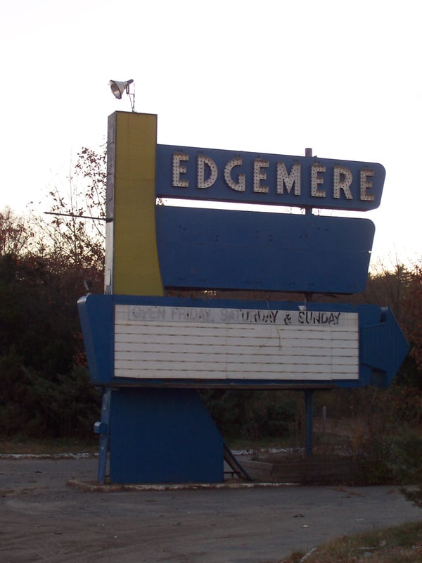 Pic Of the edgemere drive-in from route 20