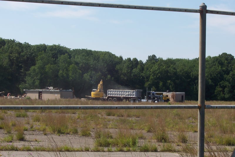 Pictures of the Buildings being torn down.
I sure do miss that old place its like a pice of me went with it. I do beleive were all saddened to see an old friend leave I know I sure am.