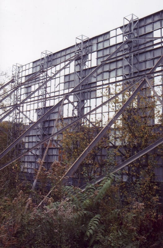 Screen showing fallen off plates