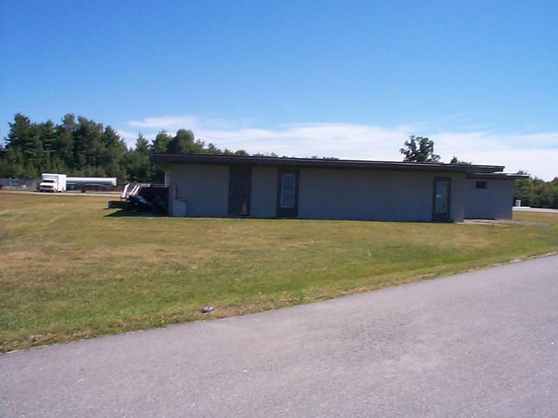 side view of snack bar