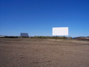 looking at screen 2 with screen 1 in the background