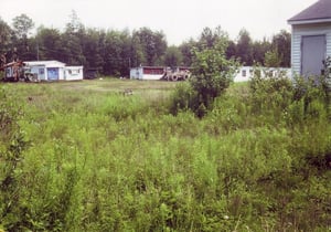 Projection/concession building can be seen
in background