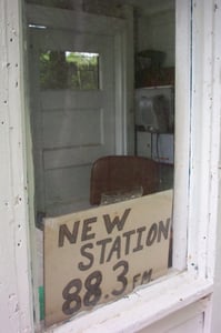 Side view of ticket booth.