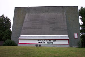 Street-side view of back of screen.