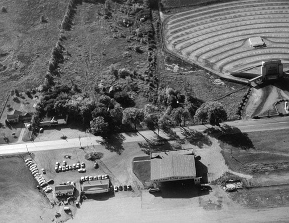 Photo of Kalamazoo auto theater across from airport on portage road