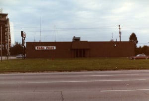 How could anyone who visited the Gratiot Drive-In forget that large Radio Shack that sat in front of it. This building was torn down a year later to make room for the same strip-mall that claimed the Drive-In. You can see the Gratiot Drive-In behind the R