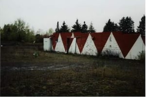 remains of snack bar, which was torn down sometime after 1998. (orig. from michigandriveins.com)