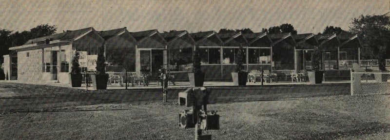 Miracle Mile snack bar
from the Oct. 17, 1960 issue of Boxoffice magazine.