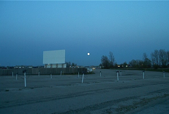 Miracle Twin red screen & the moon