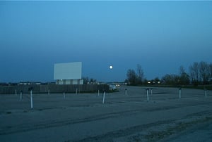 Miracle Twin red screen & the moon