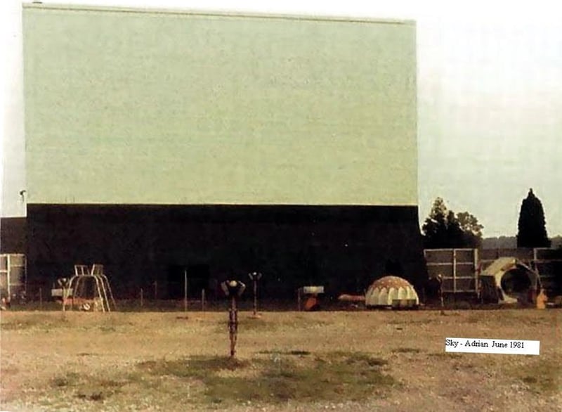 Taken right after a fresh coat of Battleship grey and flat white.