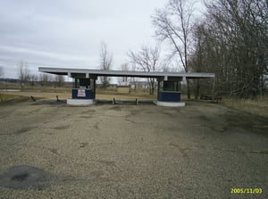 Front entrance gate to Vali-Hi D-I