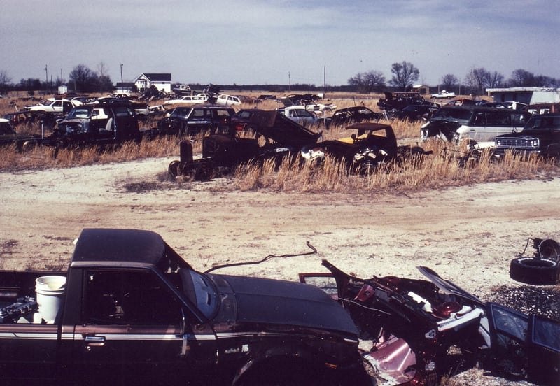 To my disappointment, the junkyard owner didn`t let me inspect it closer